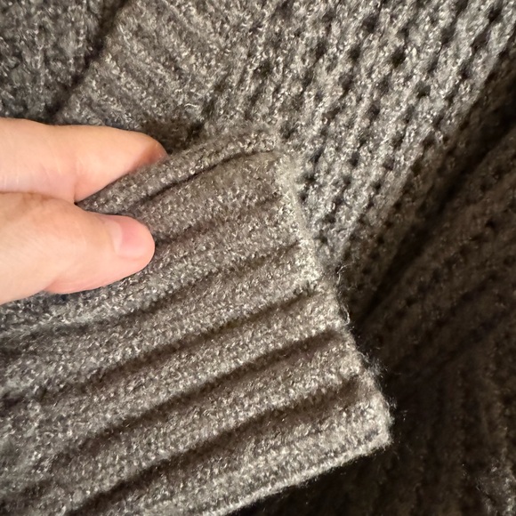 NWT Torrid size 1 (1X 14-16) gray sweater with bead lightning bolt detail - Picture 12 of 13